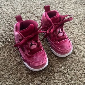 Jordan’s Pink Velvet Toddler size 6c